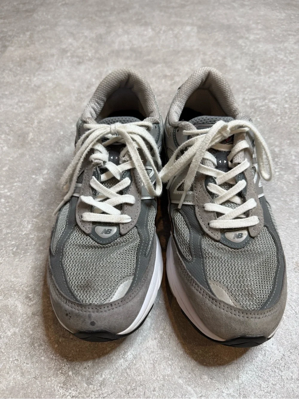 New Balance Women’s Made in USA 990v6 Grey & White size US 9.5